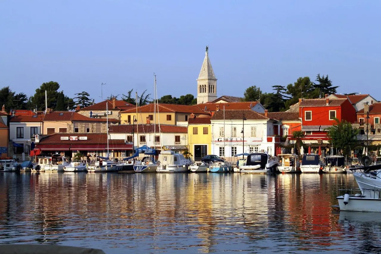 Apartments With A Parking Space Novigrad - 2536 Croatia