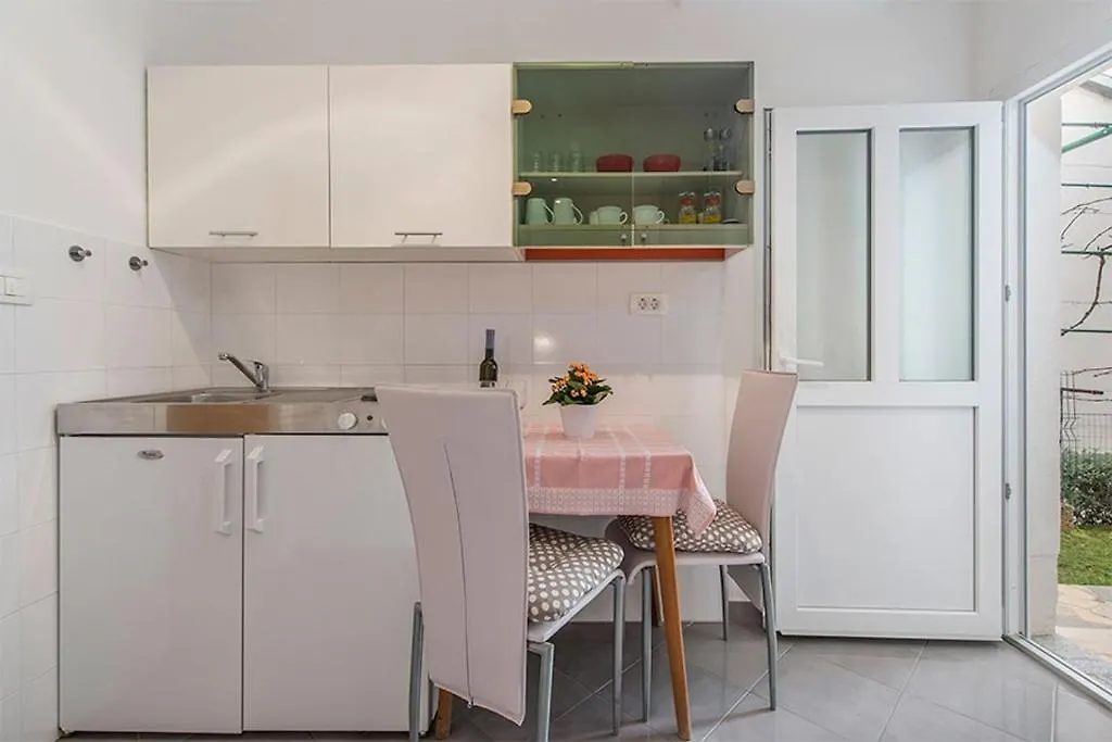 Apartments With A Parking Space Novigrad - 2536 Croatia