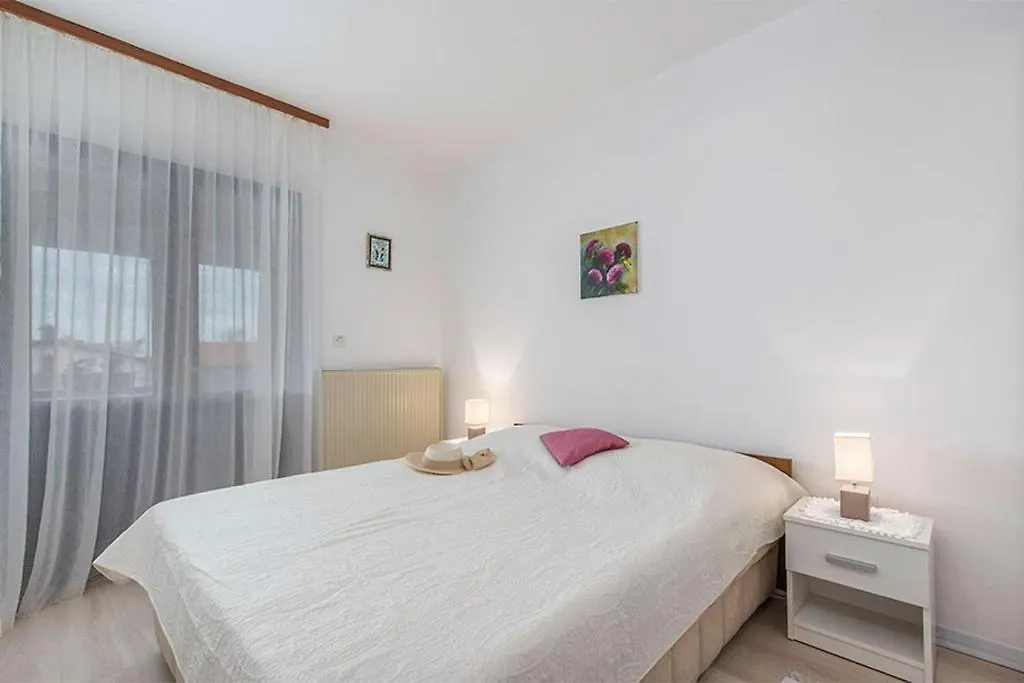 Apartments With A Parking Space Novigrad - 2536  Novigrad (Istria)