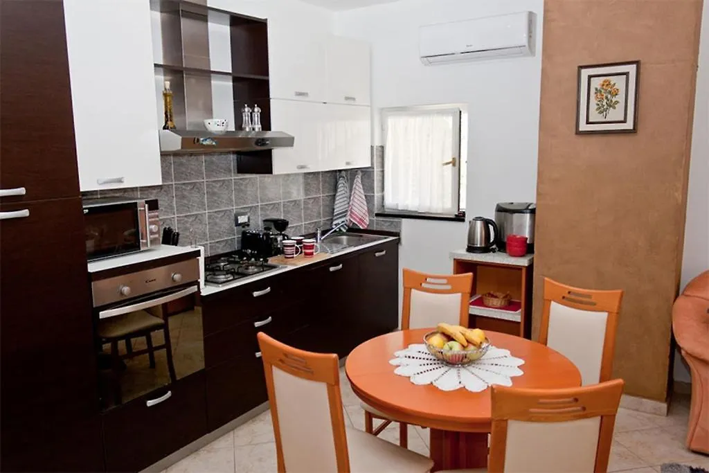 Apartments With A Parking Space Novigrad - 2536  Novigrad (Istria)