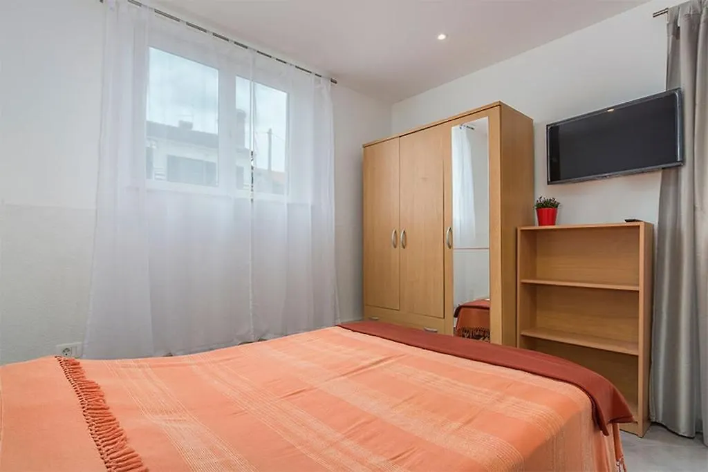 Apartments With A Parking Space Novigrad - 2536 Croatia