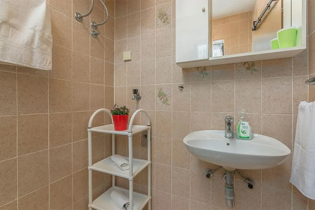 Apartments With A Parking Space Novigrad - 2536 Croatia