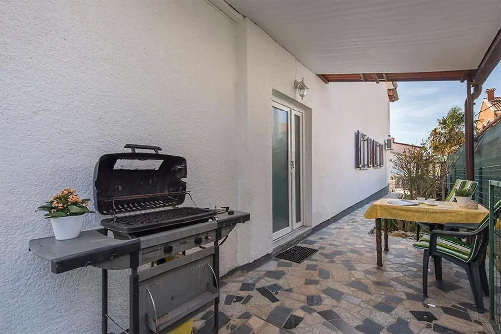 Apartments With A Parking Space Novigrad - 2536